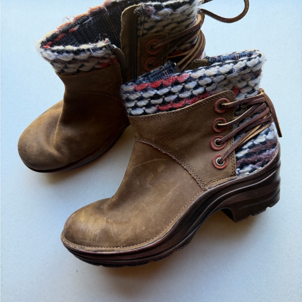 Bionica Brown Boots with Multicolor Knit Cuff